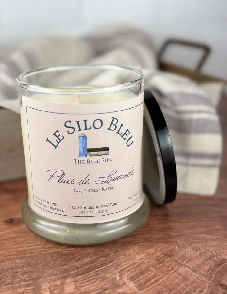 A premium 10oz candle